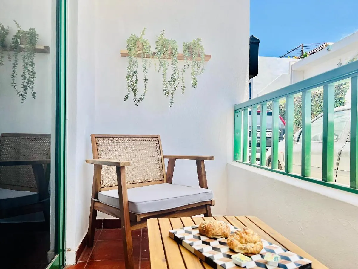 Canaryislandshost L Surfside Famara Apartment