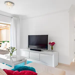 Cristismart Hi-end Services Media Streaming Apartment